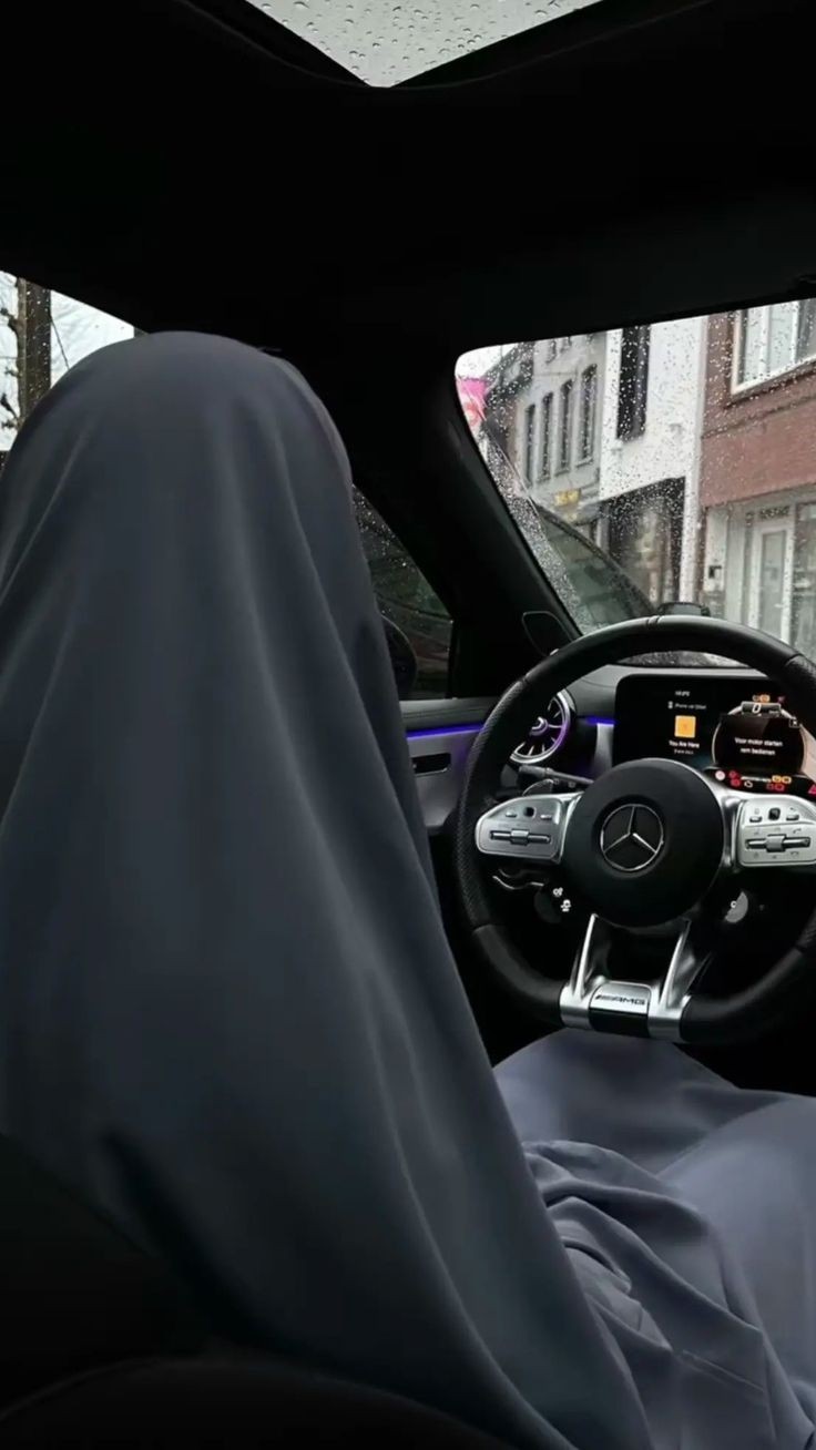 ����� ����